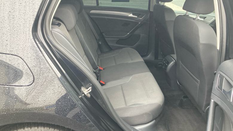 Volkswagen Golf 99kW e-Golf 35kWh 5dr Auto Electric Hatchback